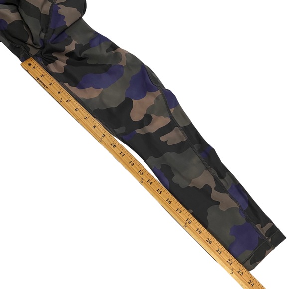 ATHLETA//Ultimate Stash Pocket Camo Camouflage 7/8 Tight Medium - Picture 10 of 12